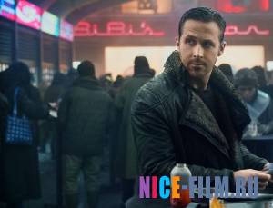 Бегущий по лезвию 2049 (2017)